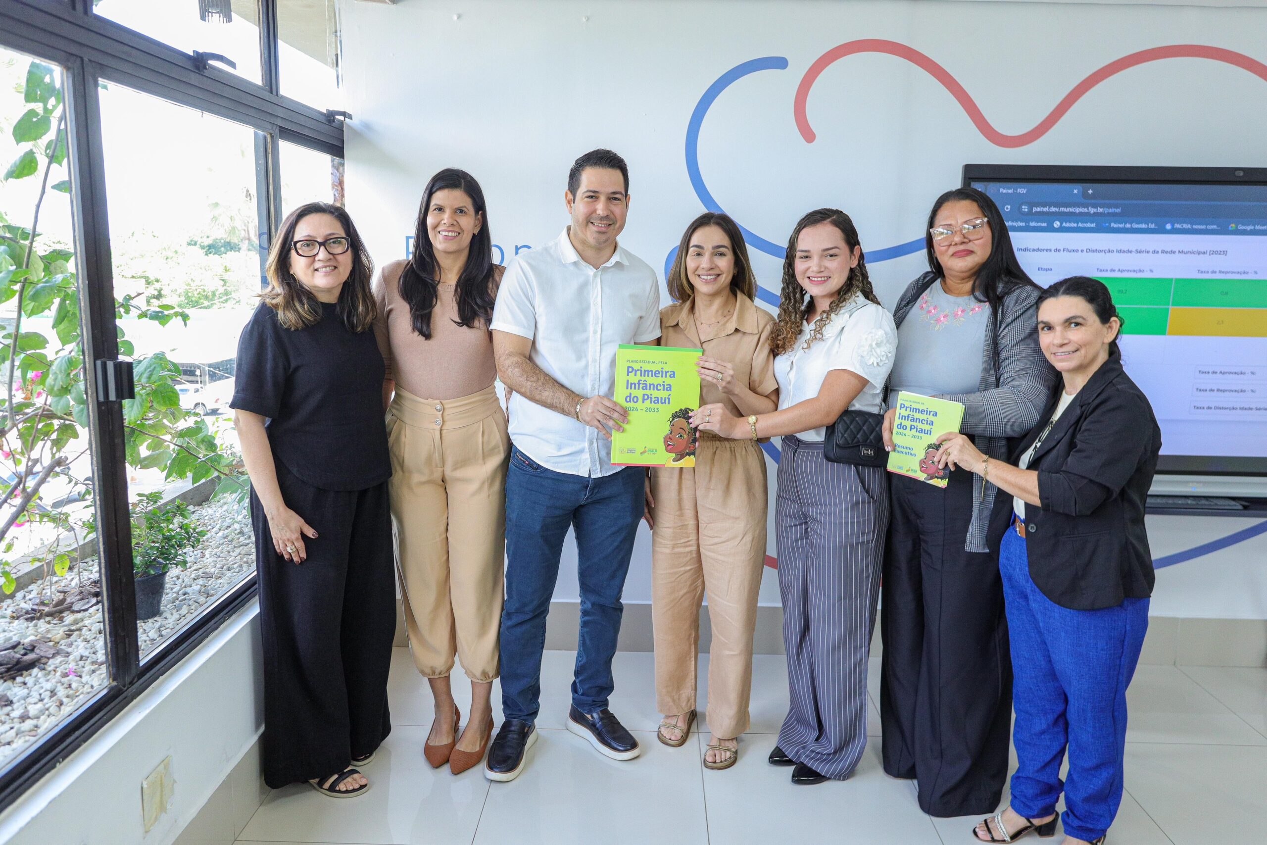 Madeiro fortalece compromisso com a Primeira Infância em reunião na sede do Pacto pelas Crianças do Piauí