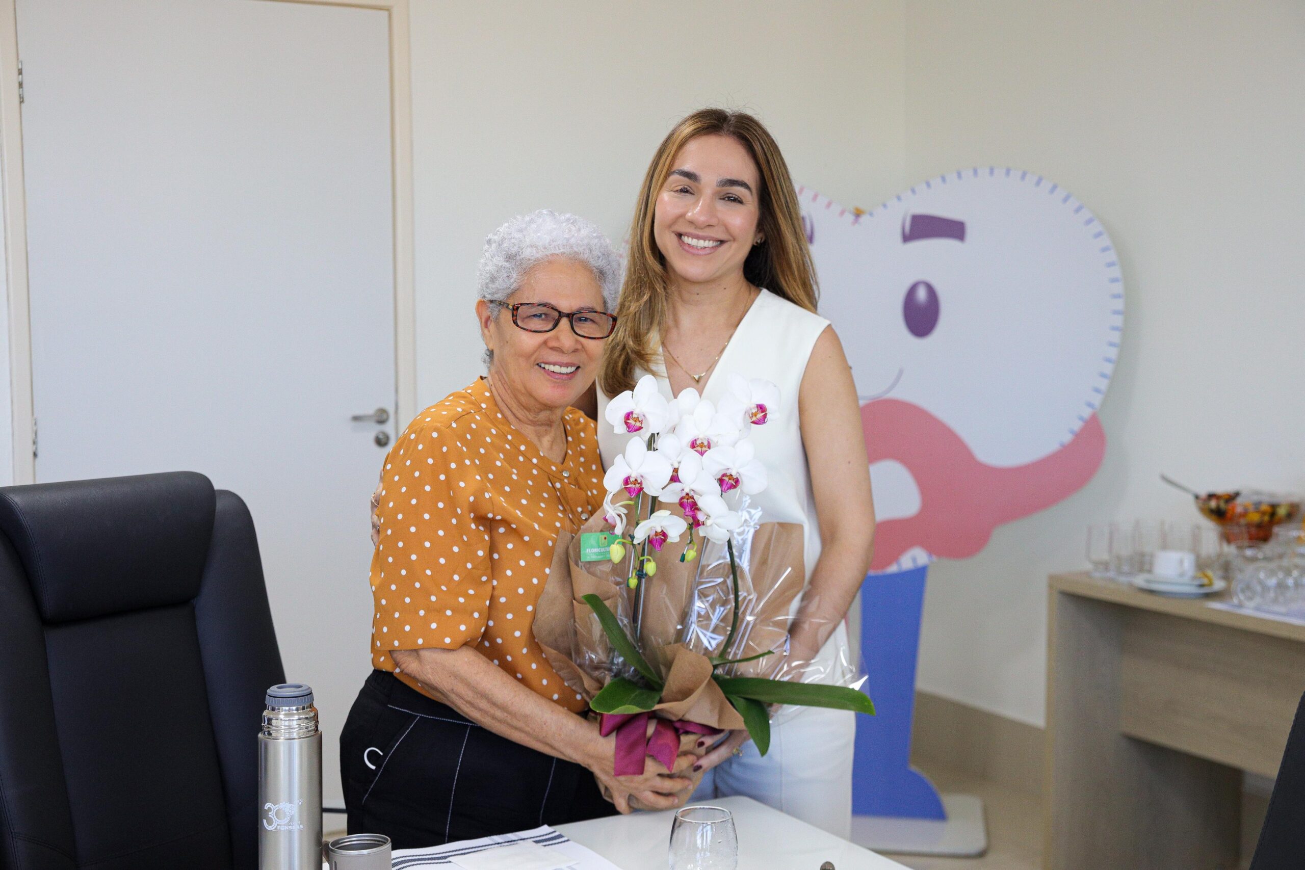 Pacto pelas Crianças do Piauí homenageia Regina Sousa por legado na proteção social e defesa da infância